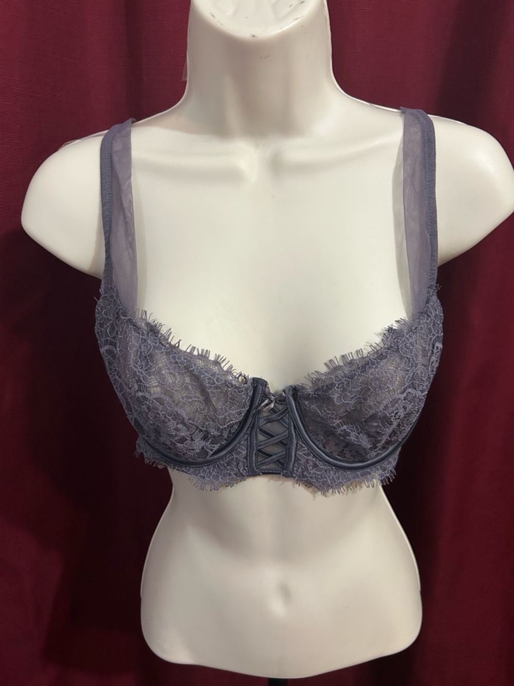 Victoria's Secret Lace Underwire Bra in Dusty Lavender